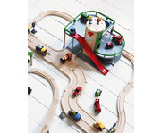 BRIO® World Parkhaus Straßen & Schienen 7