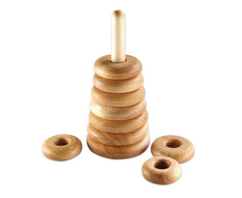 Große Holzpyramide