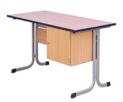 Lehrertisch mit C Fuß 1