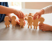 Holzfiguren Kinder 7 Stück 3