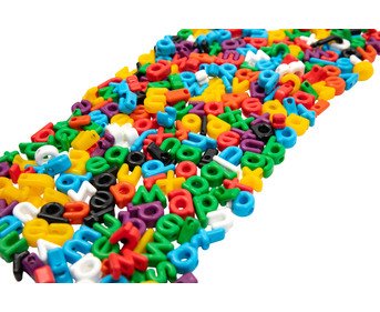 288 kunterbunte Kleinbuchstaben zum Fädeln